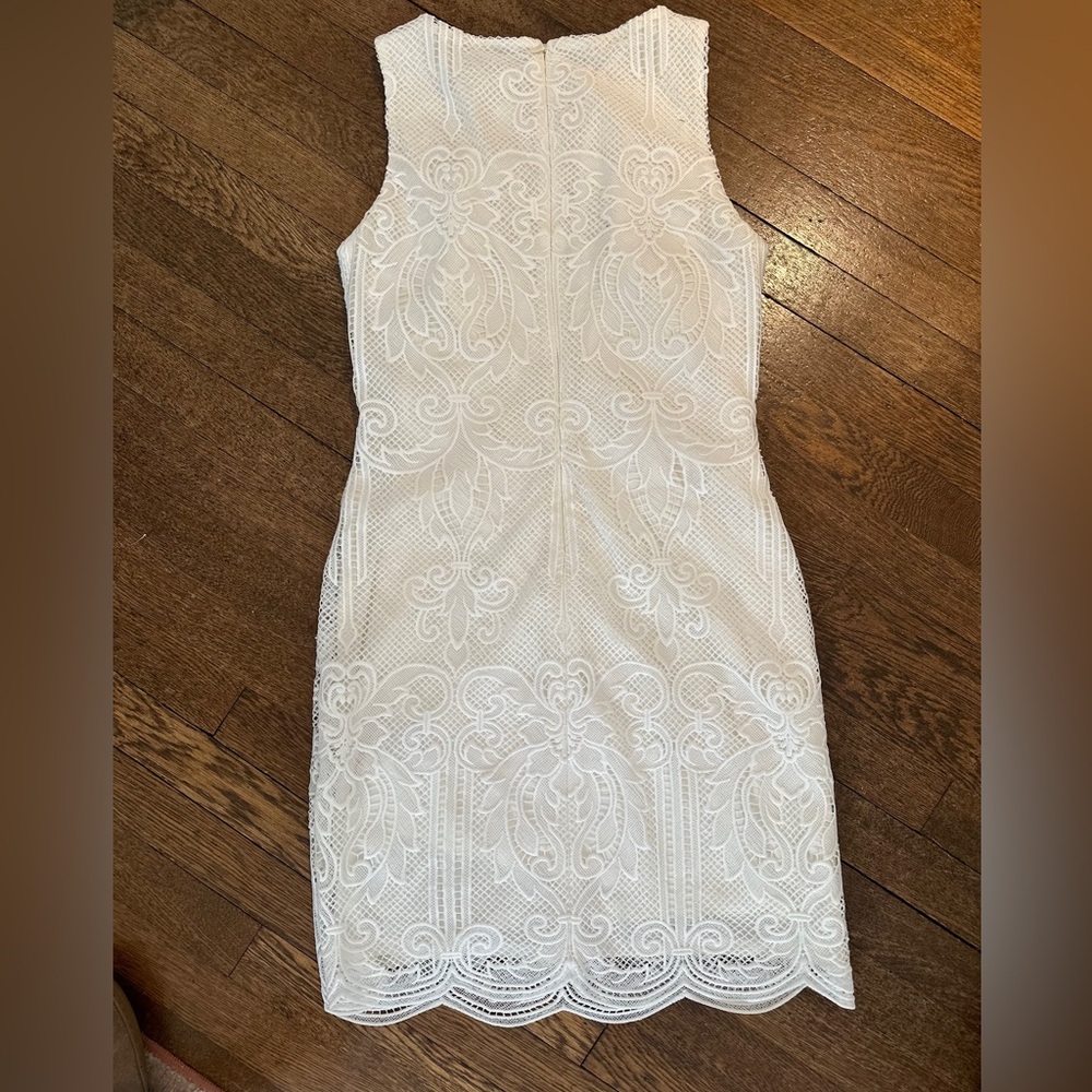LIKE NEW • Ralph Lauren dress in lace overlay • Fully lined